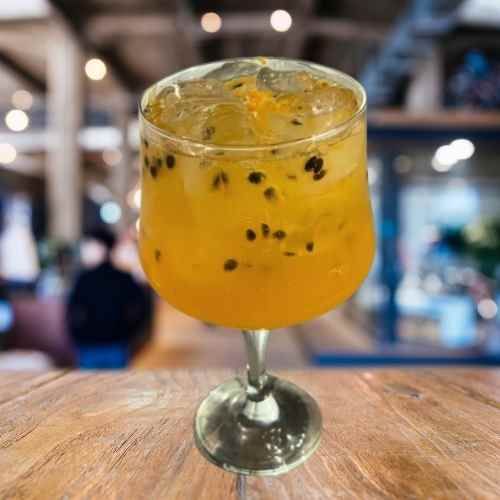 GIN-TONIC-EL-SABOR-VIBRANTE-DEL-MARACUYA