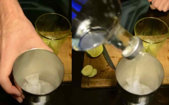 AGREGAR-EL-VODKA-Y-EL-HIELO