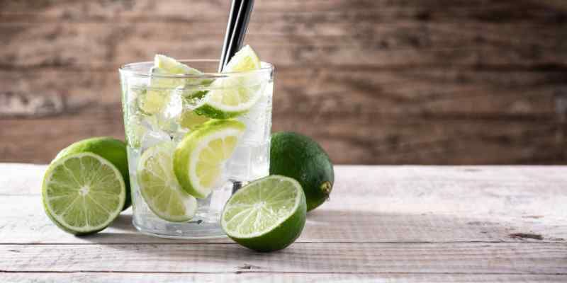 CAIPIROSKA-UN-COCTEL-VIBRANTE-PARA-CELEBRACIONES-INOLVIDABLES