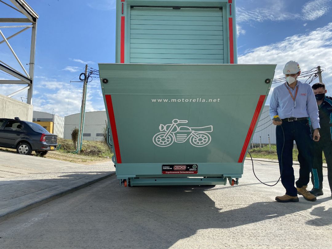 Camión especial transporte motos - motorella - NINOX