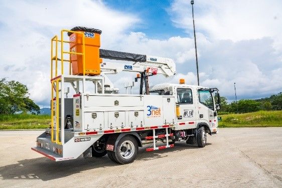 Camion canasta plataforma aerea