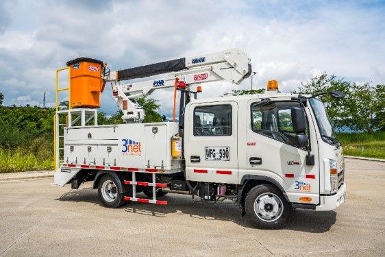 Camion canasta plataforma aerea