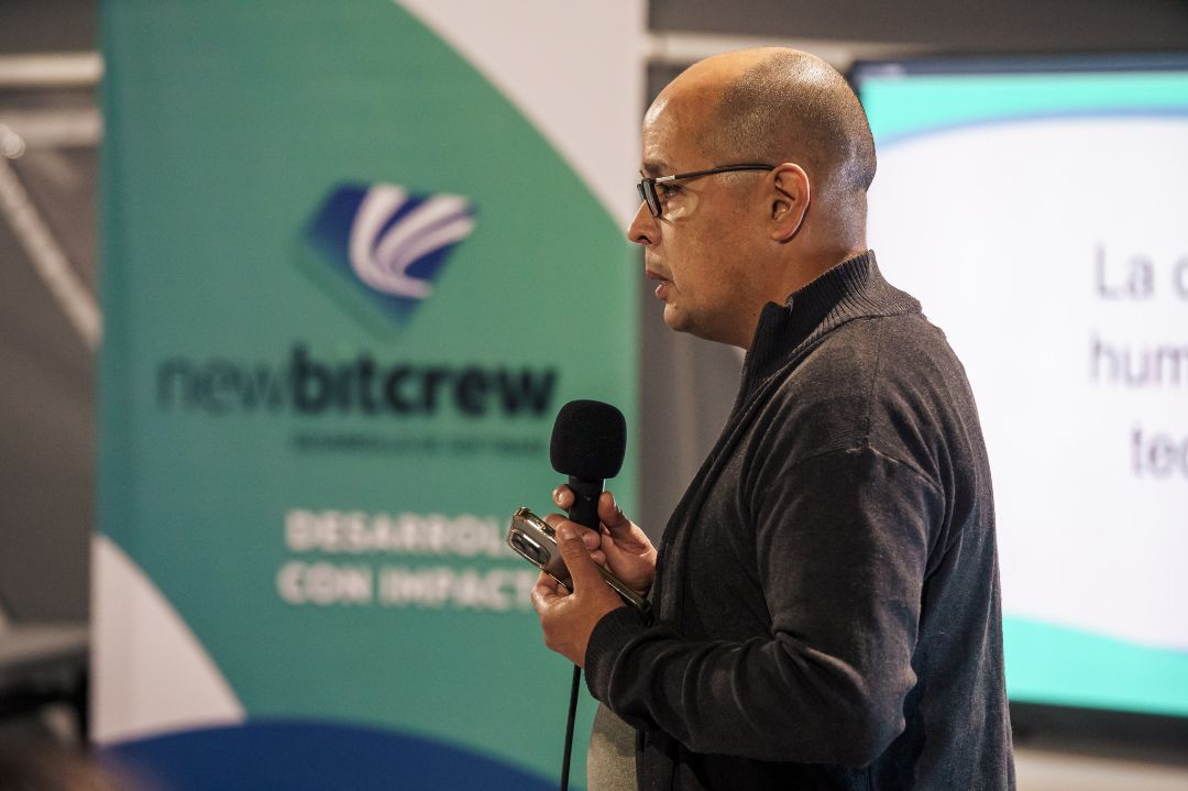 Charlas & Exposiciones  - Evento 1 New Day - New Bit Crew