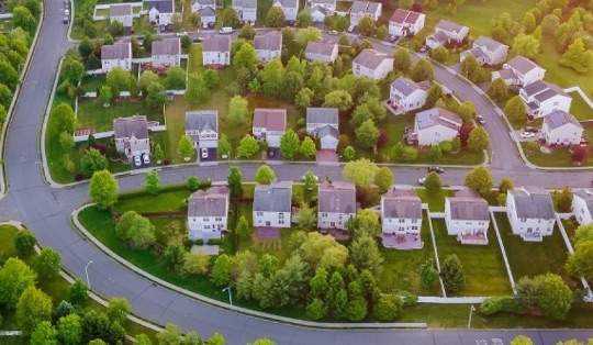 Construcción residencial y proyectos habitacionales con enfoque en calidad