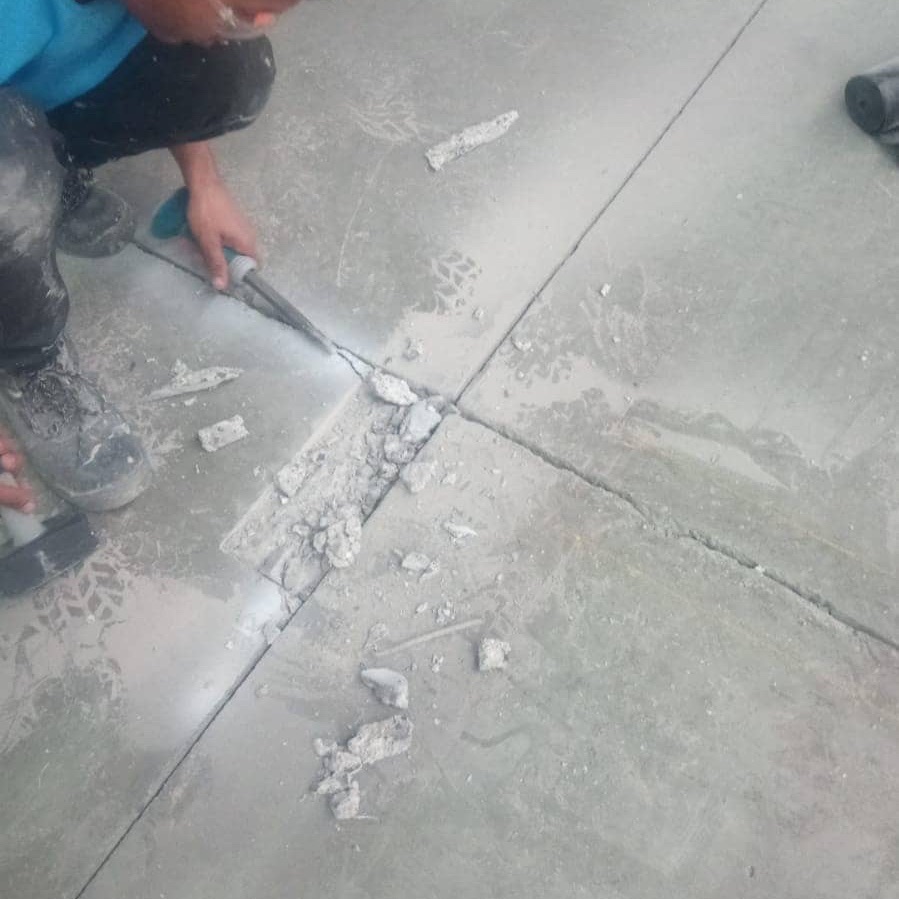 Reparación de juntas en piso de concreto para restaurar su funcionalidad
