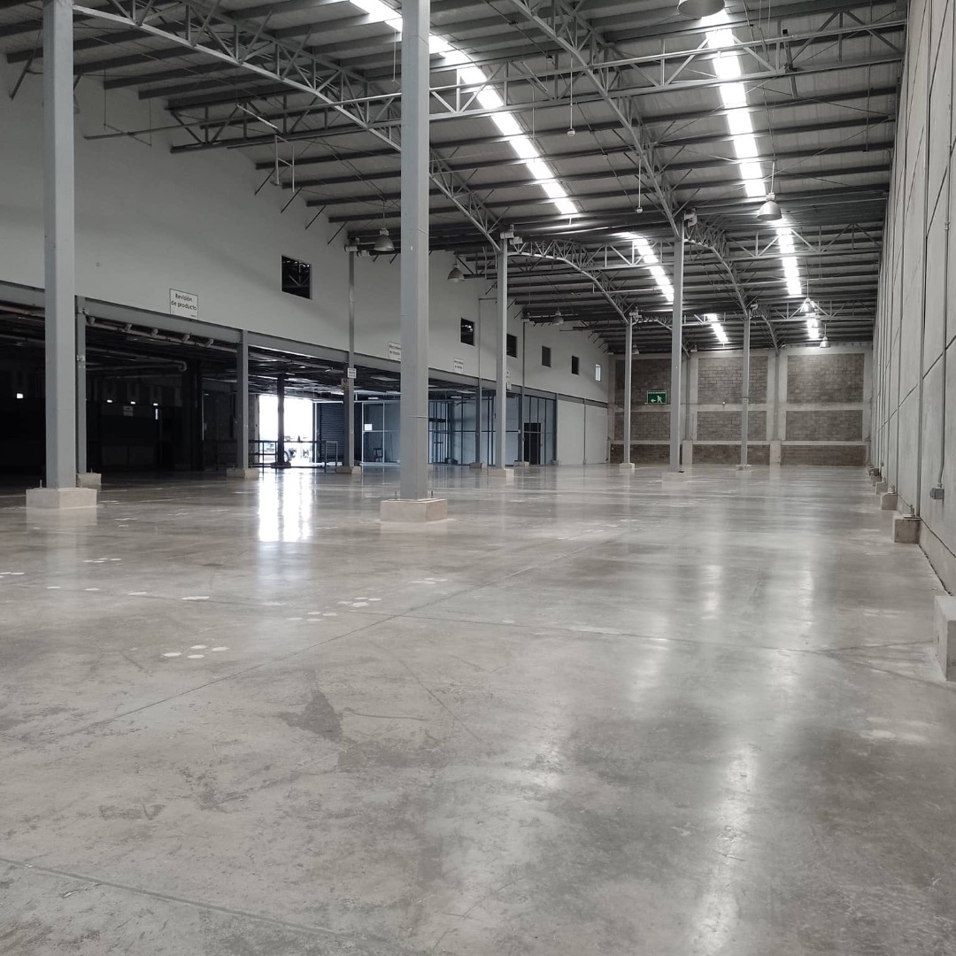Losa de concreto súper plana para nave industrial ejecutada por Grupo Constructivo CS