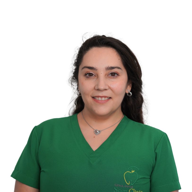Dra. Carolina Somarriva Pinto, patología oral en Som Clinic Padre Hurtado