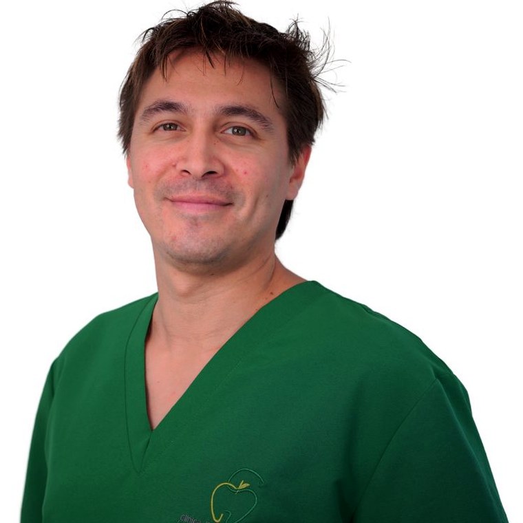 Carlos Mardones, rehabilitador oral de Som Clinic