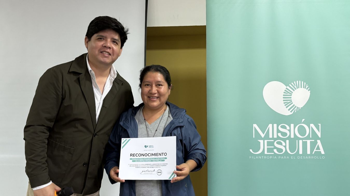 Franciscanas Misioneras de la Natividad de Nuestra Señora - Ventanilla